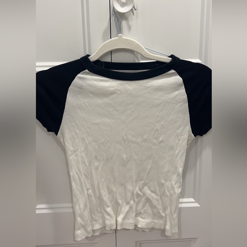 brandy melville tee-shirt